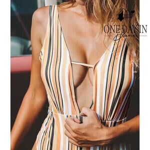 Cupshe Deep V Striped One Piece Swimsuit Size L